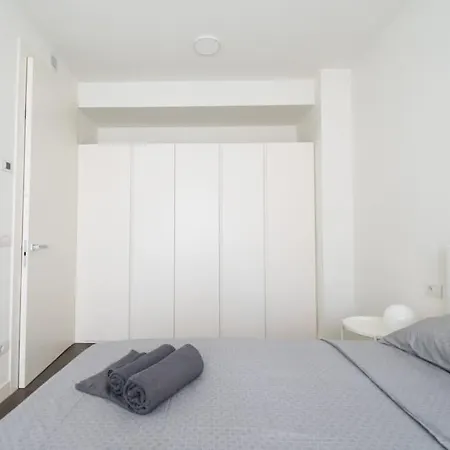 Corso Vercelli Cozy Modern Flat شقة *