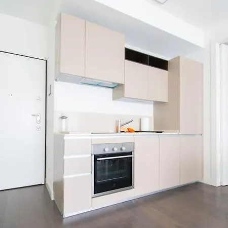 Corso Vercelli Cozy Modern Flat شقة