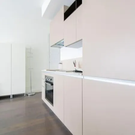 Corso Vercelli Cozy Modern Flat